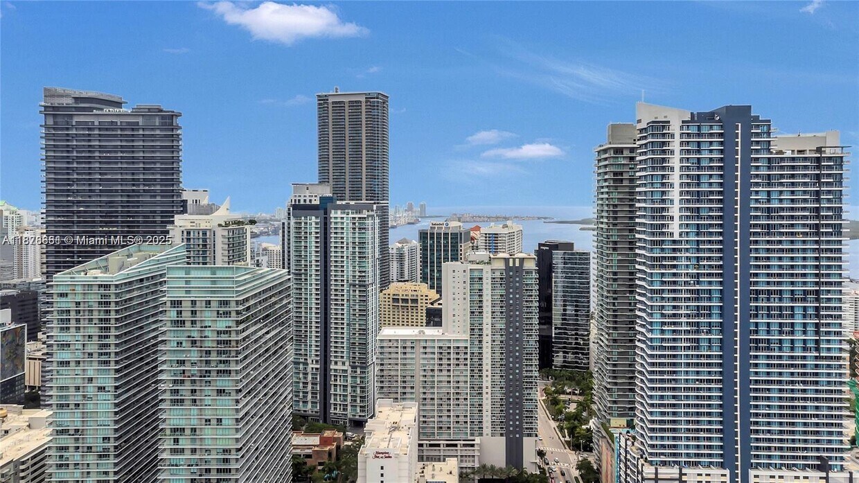 Primary Photo - 1250 S Miami Ave