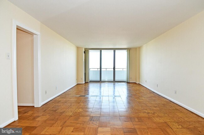 Foto del edificio - 5101 River Rd