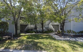 Building Photo - 2609 Willowbrook Ln