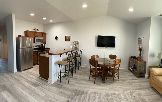 Building Photo - 4376 Brookside Ln