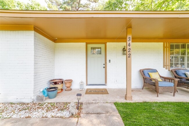 Foto del edificio - 3422 Rustling Pines St