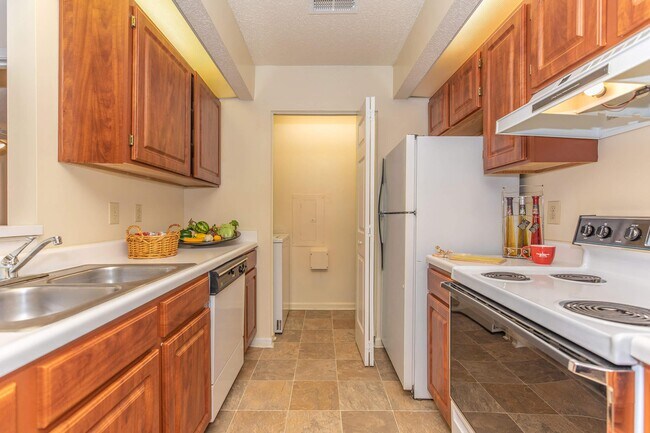 Foto del edificio - Arbors at Windsor Lake Apartments