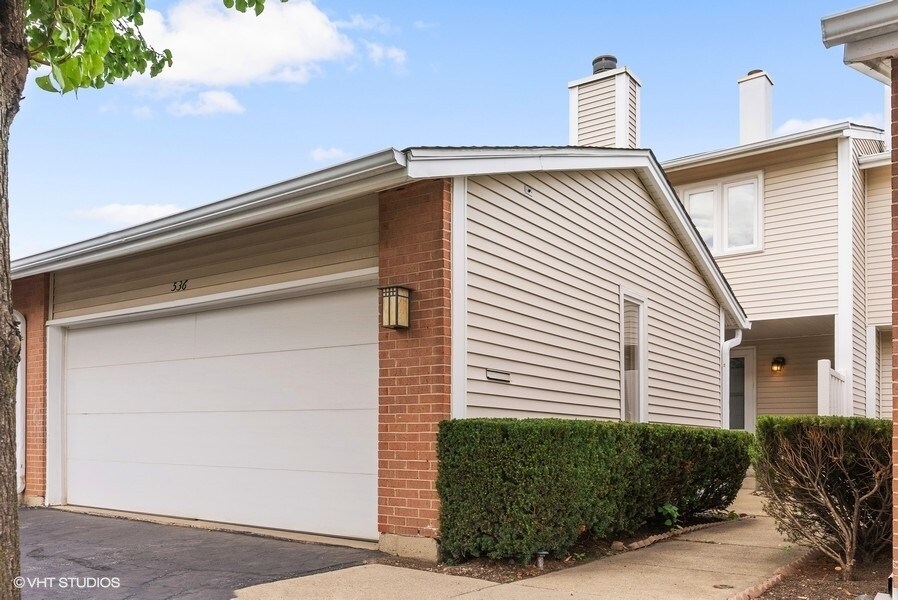 536 Hummingbird Ln, Deerfield, IL 60015 Townhome Rentals in Deerfield