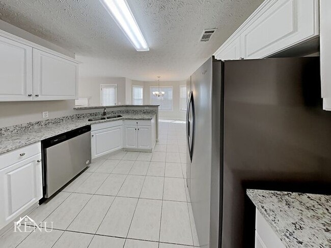 Building Photo - 362 Anita Dr