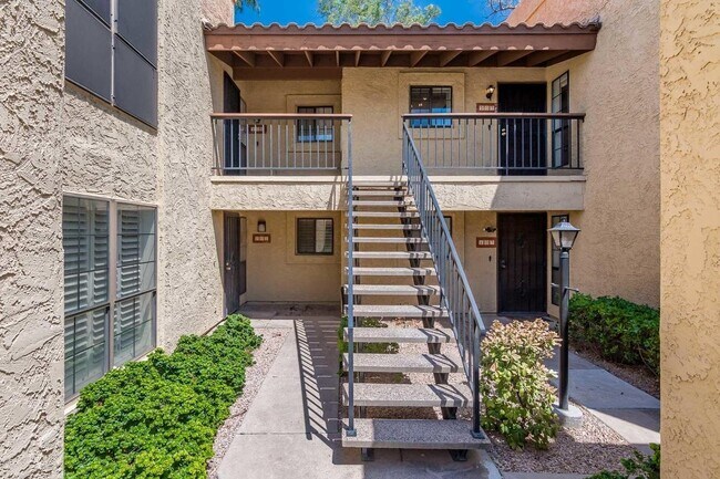 Entry - 8330 N 21st Dr