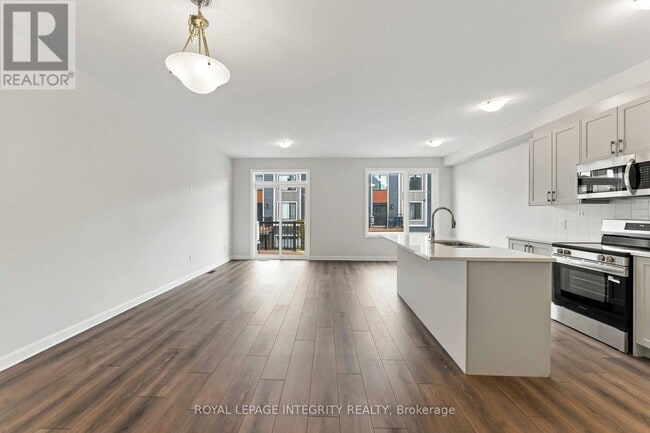 Building Photo - 514 Woodlily Private