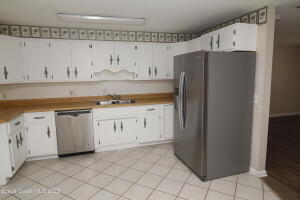 Building Photo - 1390 Sunwood Dr