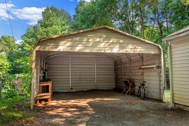 Foto del edificio - 795 Holly Corner Rd