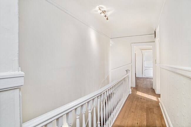 Foto del edificio - 834 Central Ave