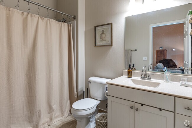 1BR, 1BA - 690SF - Bathroom - Conifer Ridge Apartments