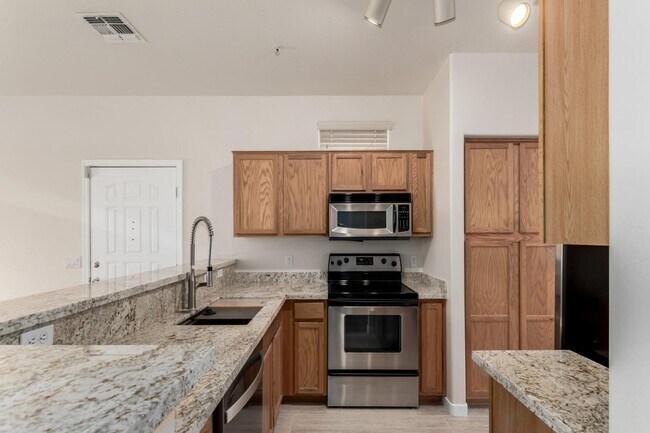 Foto del edificio - 2250 E Deer Valley Dr