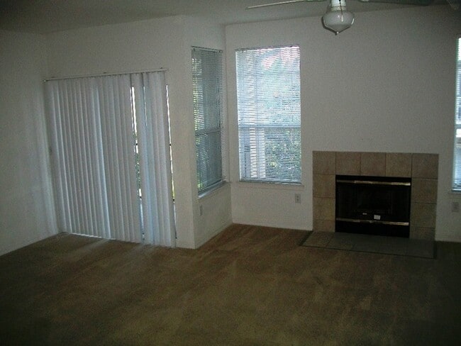 Building Photo - 2000 Erving Cir