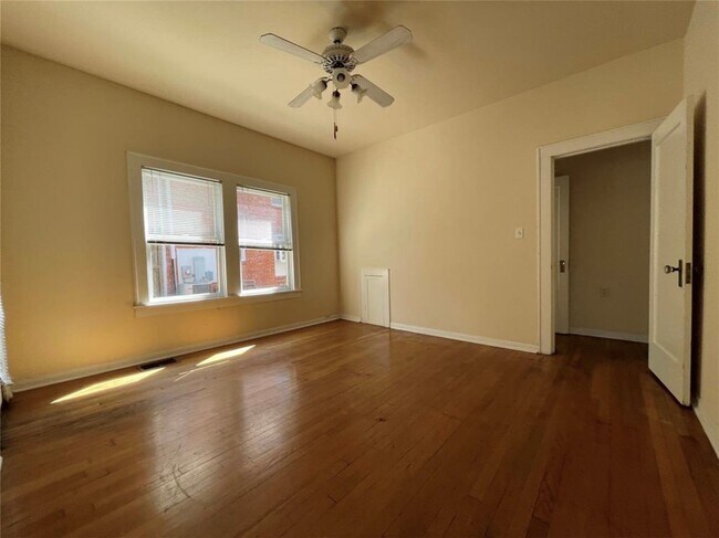 Foto del edificio - 1706 Hawthorne St