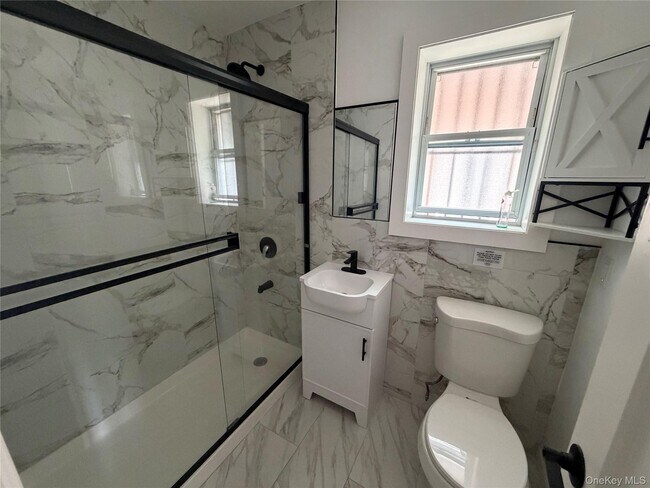 Foto del edificio - 177-24 106th Ave