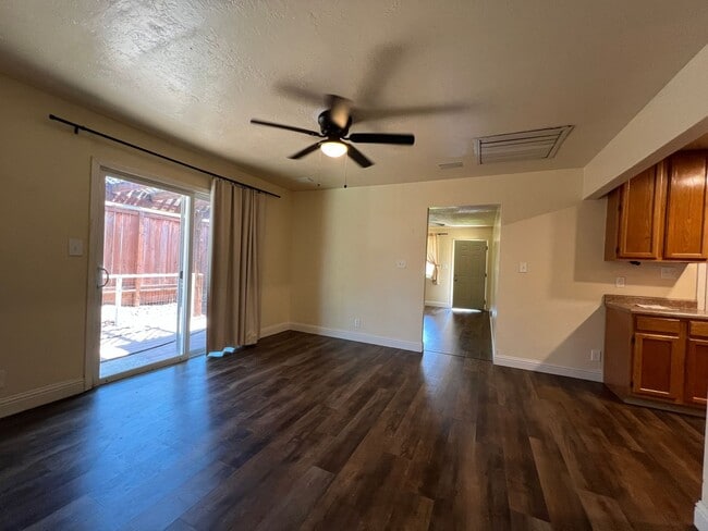 Building Photo - Recently Remodeled Home in Loomis