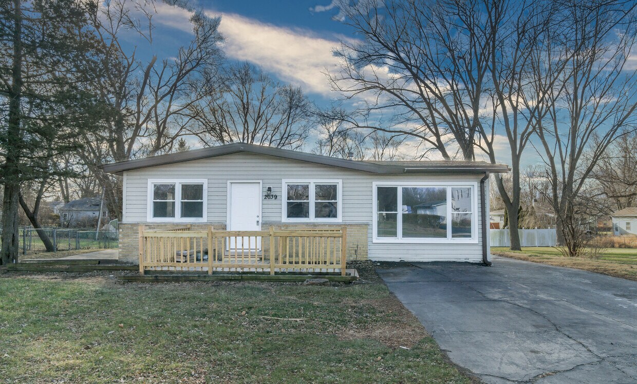 2039 Cherry Ave, Hanover Park, IL 60133 House Rental in Hanover Park