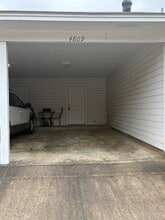 Building Photo - 4809 N Park Rd