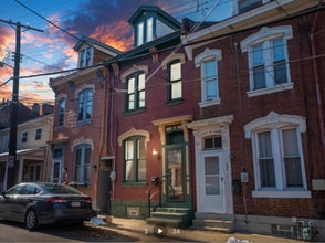 Building Photo - 134 41st St