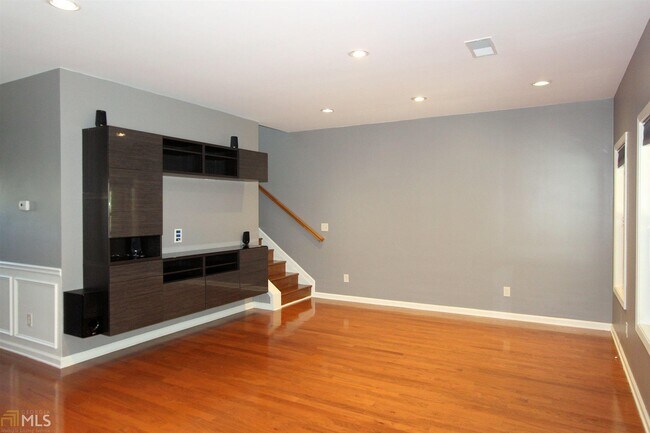 Building Photo - 232 Haleys Ct