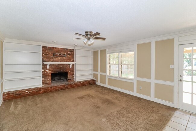 Foto del edificio - 7961 Elm Leaf Dr