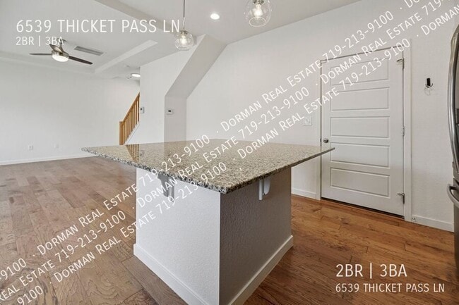 Foto del edificio - 6539 Thicket Pass Ln