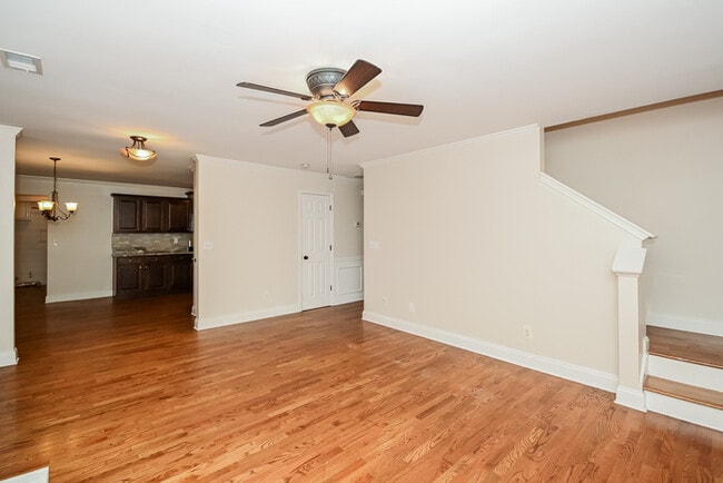 Foto del edificio - 227 Woodcreek Way