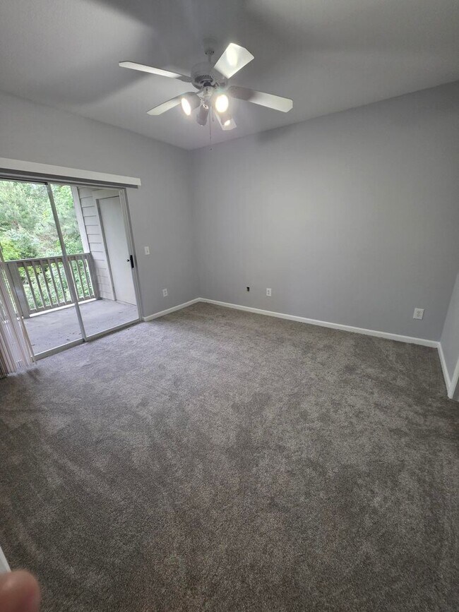 Building Photo - LEGENDS 3 Bedroom