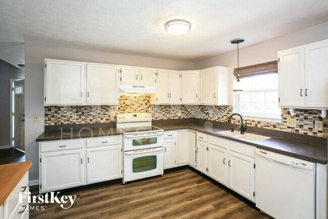 Building Photo - 740 Speedway Woods Dr