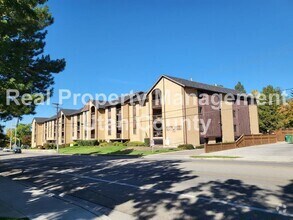 Building Photo - 2244 N Canyon Rd
