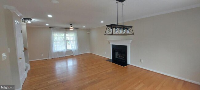 Building Photo - 5001 Old Bartholows Rd