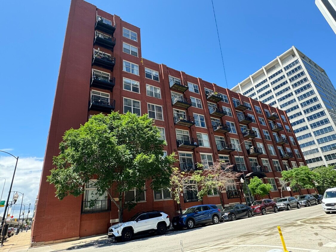 Primary Photo - 417 S Jefferson St