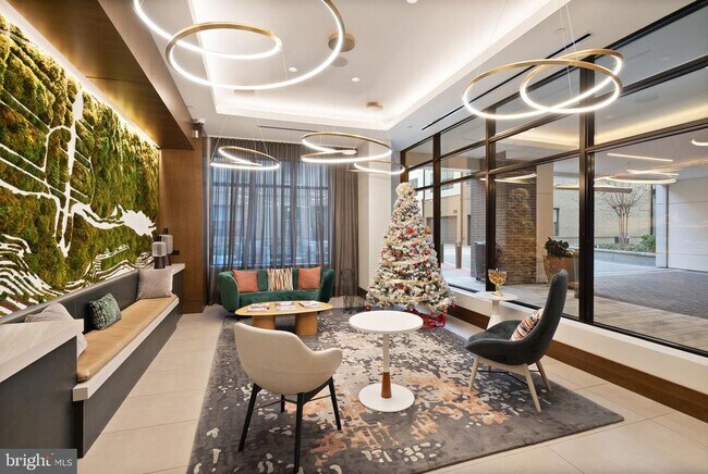 Foto del edificio - 925 N Fairfax St