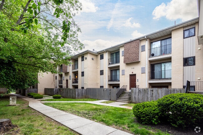 Building Photo - Bentley Square Condominiums