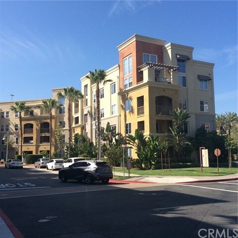 Building Photo - 2224 Scholarship