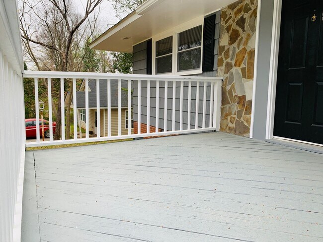 Foto del edificio - Cozy cottage! 3 bed, 1 full bath, hardwood...