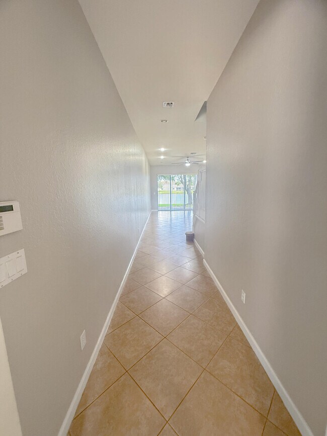 Building Photo - 2125 SW Cape Cod Dr
