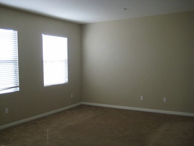 Foto del edificio - 27049 Fairway Ln