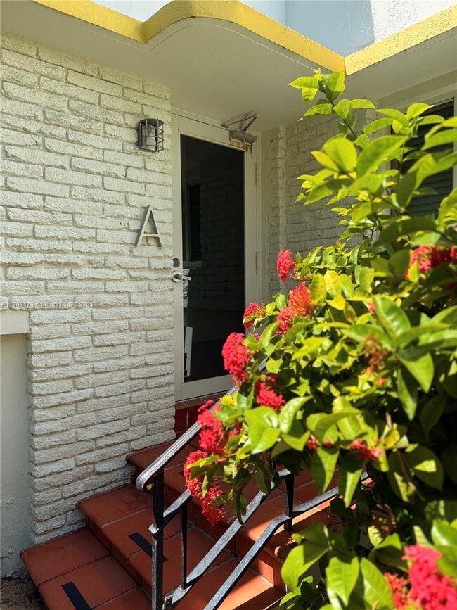 Foto del edificio - 6941 Bay Dr