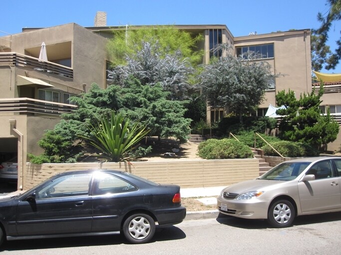 Foto del edificio - 11045 Strathmore Dr