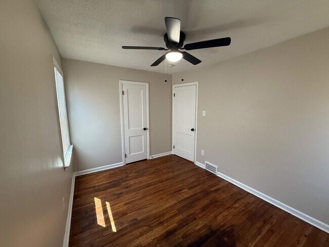 Building Photo - Renovated Single-Family Home – We Welcome ...