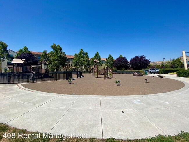 Foto del edificio - 4 br, 3.5 bath House - 813 Garden St