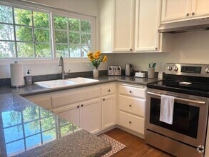 Building Photo - 5327 La Glorieta