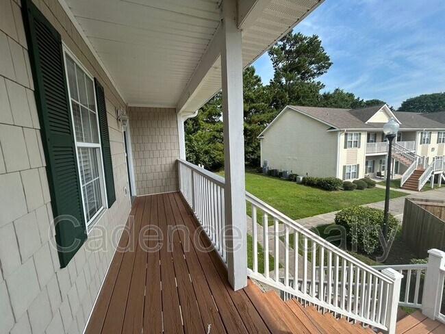 Foto del edificio - 4619 McClelland Dr