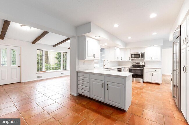 Foto del edificio - 50 Wistar Rd