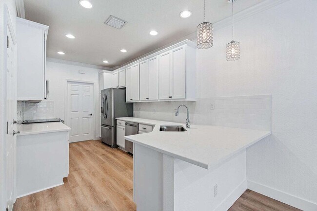 Foto del edificio - 1176 S Community Dr