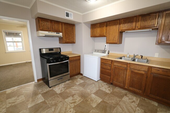 Foto del edificio - 122-124-124 Melrose Ct
