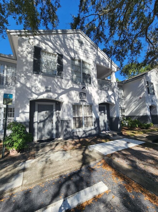 Foto del edificio - Coming Soon - Condo at Sunset Lake - 3 Bed...