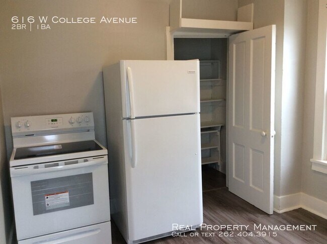 Foto del edificio - 2 Bedroom Upper!