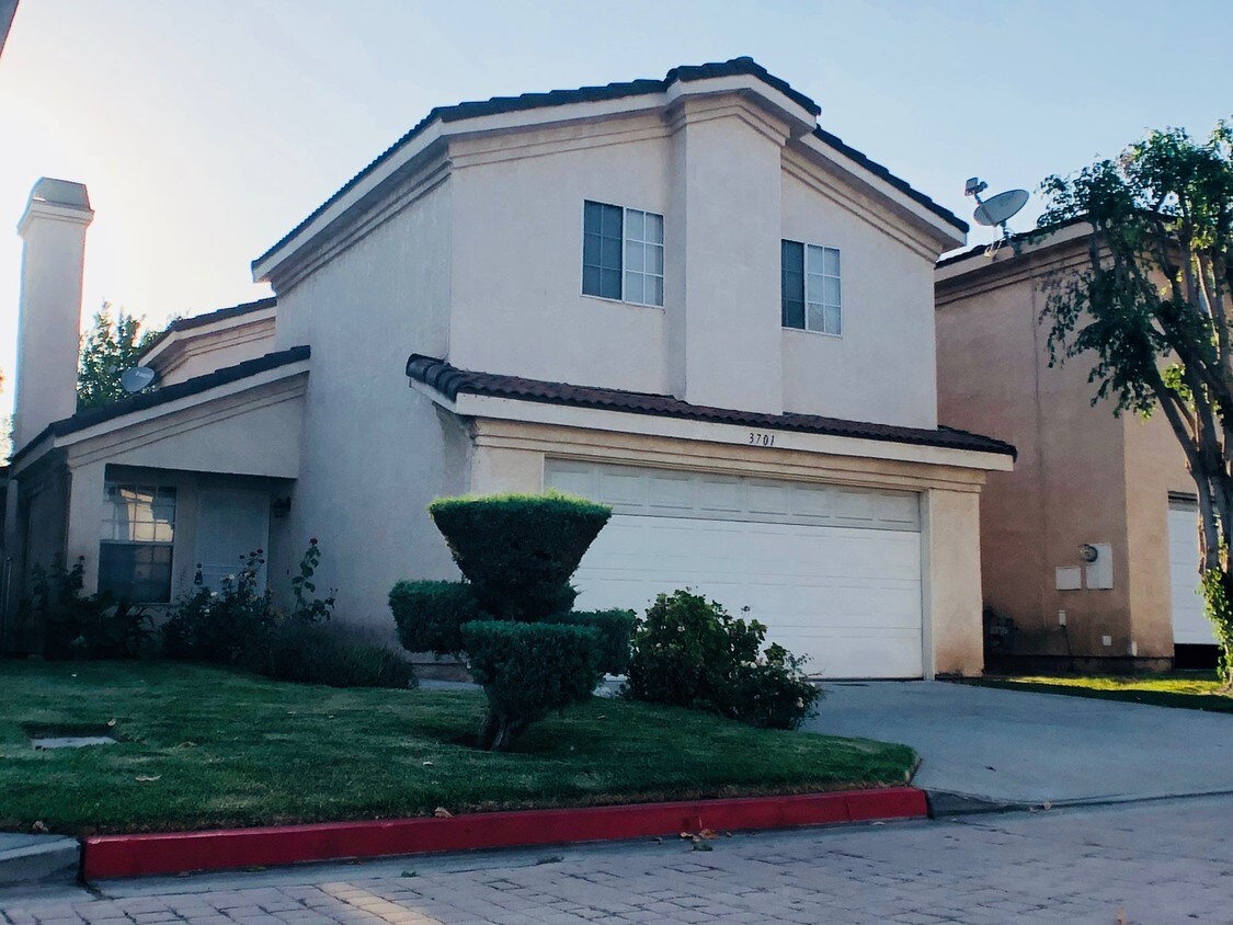3701 Summer Ln, Baldwin Park, CA 91706 Townhouse for Rent in Baldwin