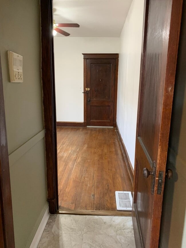 Building Photo - 2744 N Kimball Ave